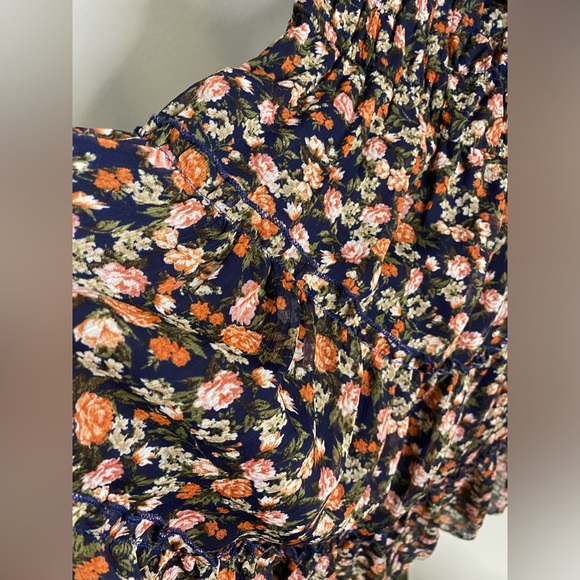 Dress - Picture 5 of 7